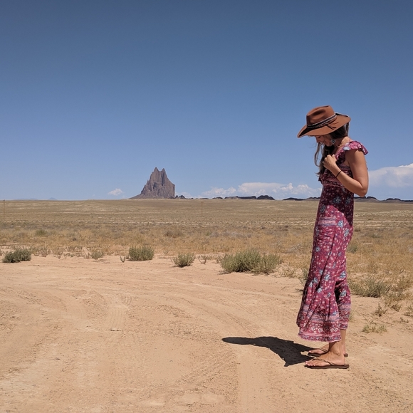 Meet your Posher, Leigh - Picture 3 of 3